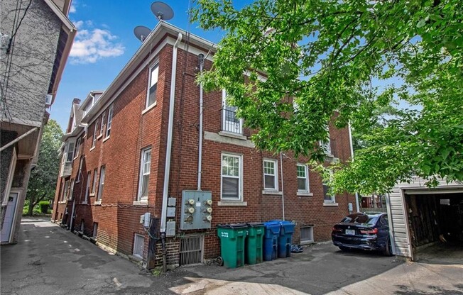 738 LAFAYETTE AVE