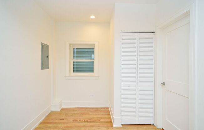 Newly Construction 1 BR in Lincoln Park with In-Unit W/D