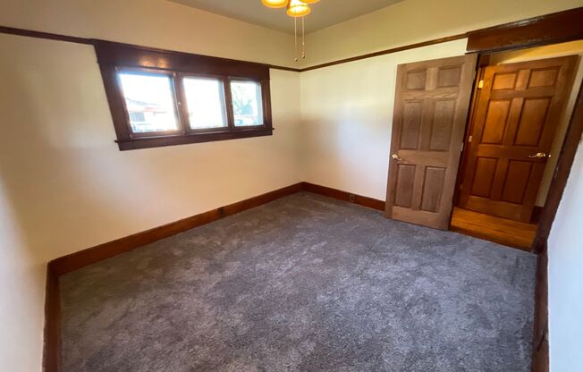 2 beds, 1 bath, $3,100