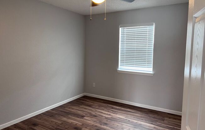 1 bed, 1 bath, 553 sqft, $700, Unit 3