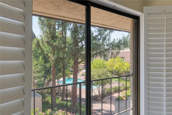 22285 1/2 ERWIN ST