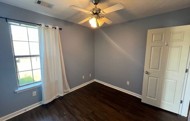 3 beds, 2 baths, $1,500