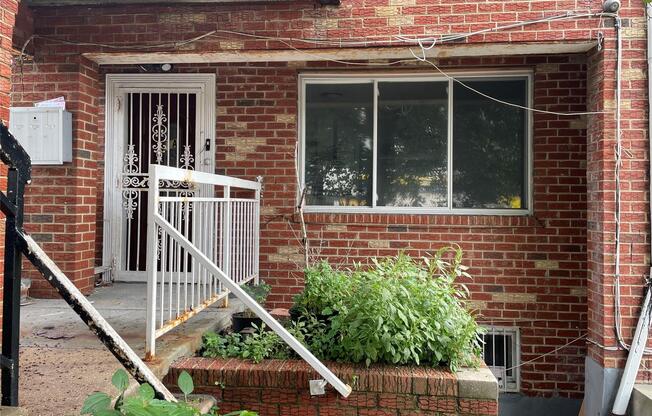 901 E 106 ST