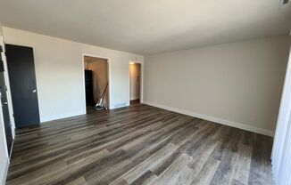 2 beds, 1 bath, 800 sqft, $1,100, Unit 3