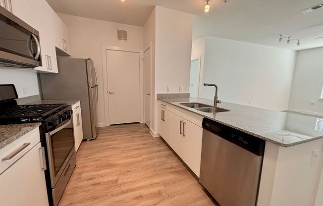2 beds, 2 baths, 1,000 sqft, $1,595, Unit 3219