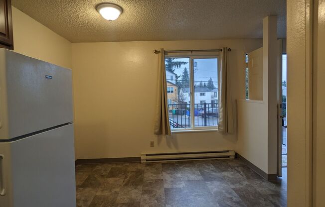 2 beds, 1 bath, 717 sqft, $1,375, Unit 19