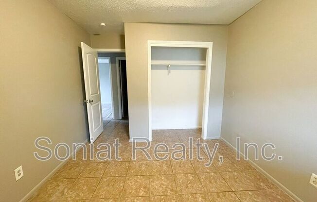 15514 DWYER BLVD