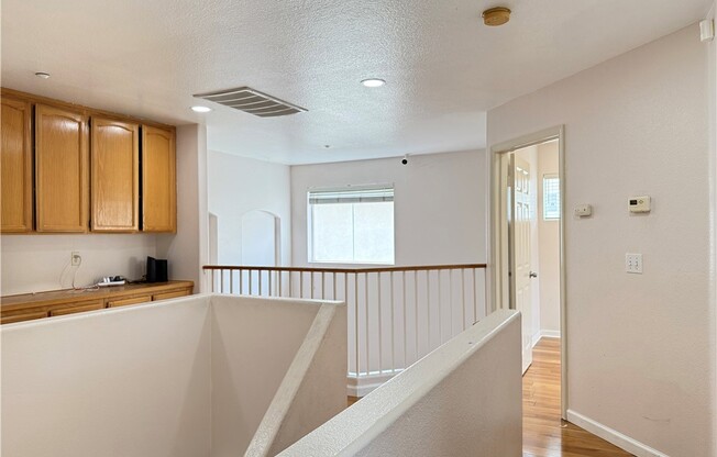 9030 HAYVENHURST AVE