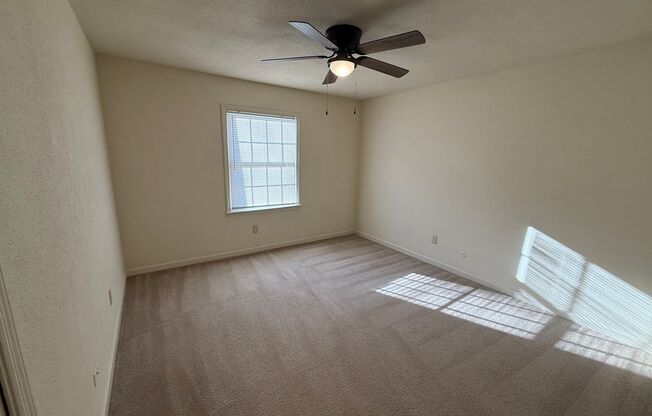 2 beds, 1 bath, 1,100 sqft, $1,325, Unit 412-3