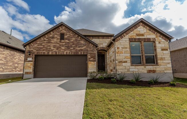 Luxurious Newer Construction 3-Bedroom Home in Pflugerville! Available mid-June!