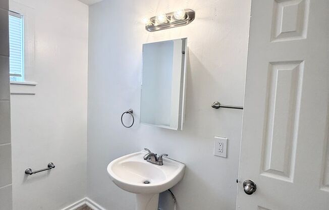 2 beds, 1 bath, $875, Unit SC535