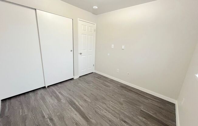 3 beds, 1 bath, 850 sqft, $1,467, Unit B-9