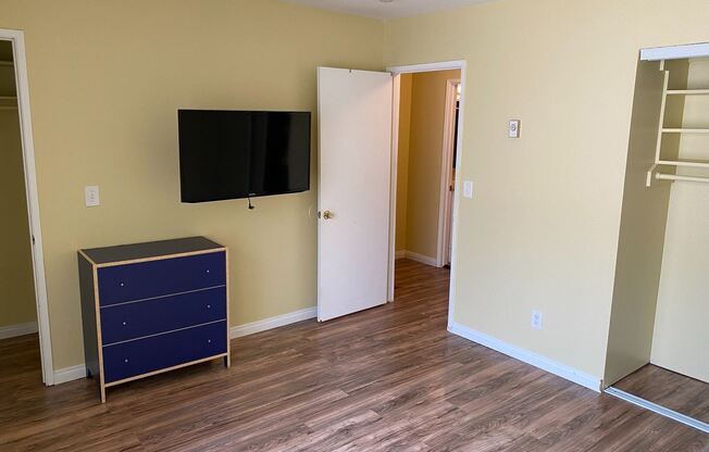 5725 Linda Vista Rd. #2