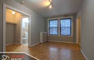739 W Belmont Ave