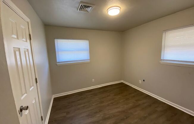 3 beds, 1 bath, $1,175