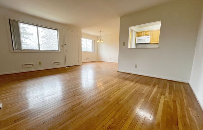 2 beds, 1 bath, 800 sqft, $1,450, Unit 2709-2D