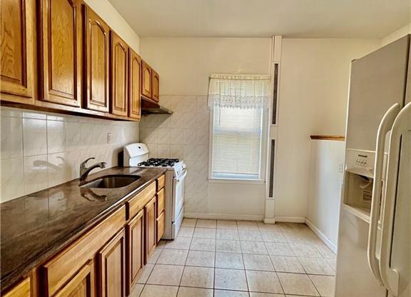 3 beds, 1 bath, 1,080 sqft, $2,800, Unit 1