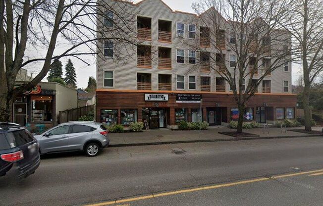 2 beds, 2 baths, 888 sqft, $2,450