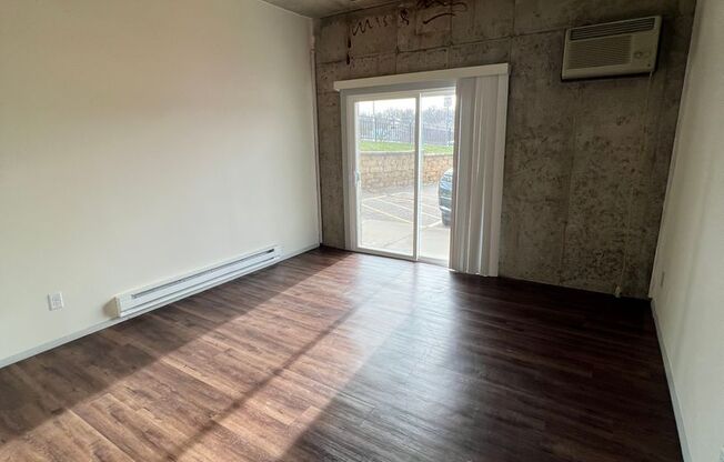 1 bed, 1 bath, $995, Unit 1