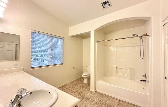 3 beds, 2.5 baths, $1,895