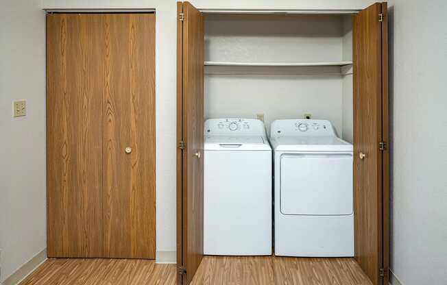 One and two bedroom apartments at Somerset Apartments in Lincoln, NE