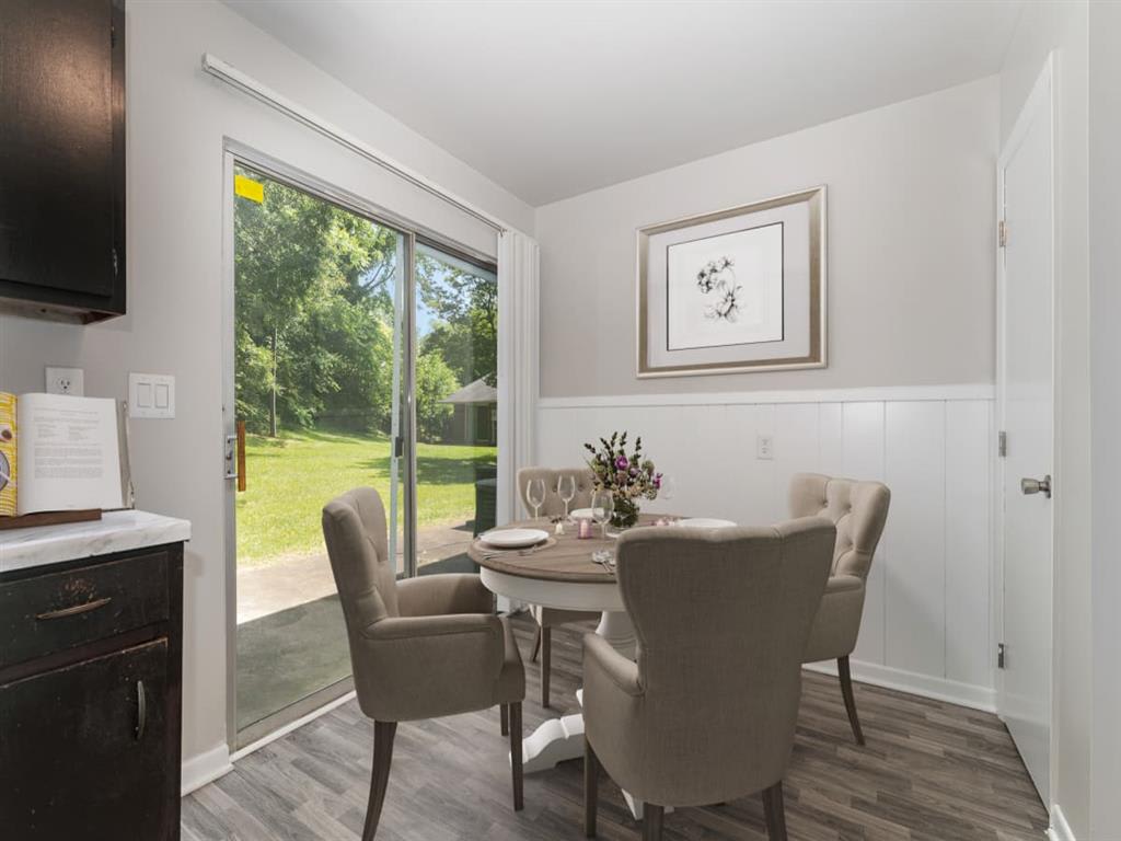 Meadowview Apartments & Townhomes