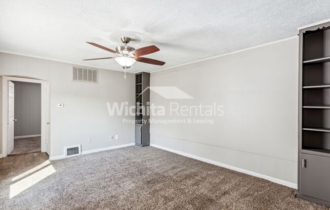 2 beds, 1 bath, $900