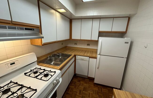 1 bed, 1 bath, 800 sqft, $2,175, Unit 234-403