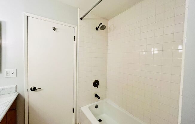 1 bed, 1 bath, $2,995, Unit One Bedroom