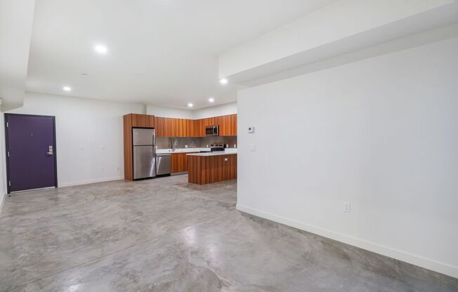 3 beds, 3 baths, 1,120 sqft, $3,695, Unit 420