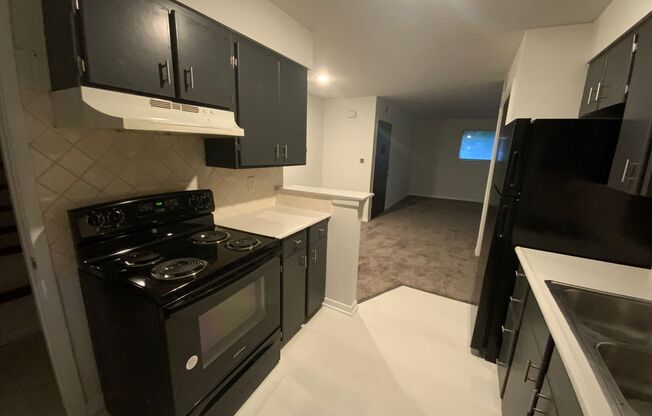 2 beds, 1 bath, 800 sqft, $1,000, Unit 20
