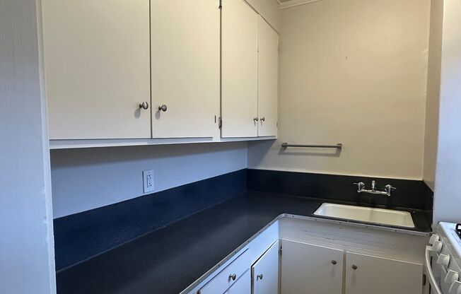 1 bed, 1 bath, 570 sqft, $1,195, Unit 306
