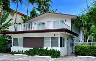 804 N VICTORIA PARK RD