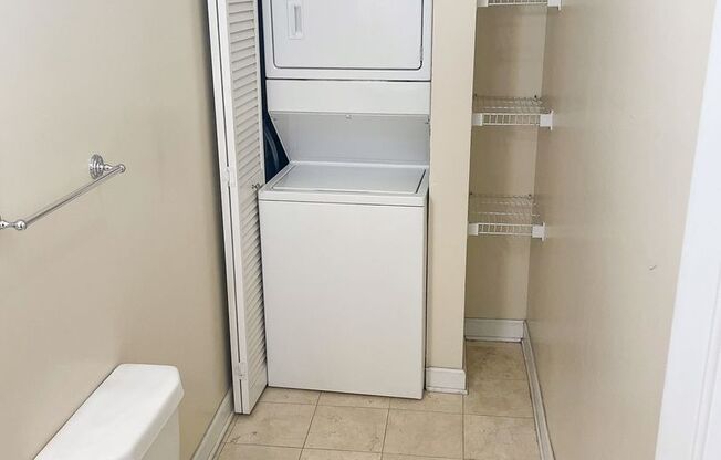 3 beds, 2.5 baths, 1,140 sqft, $3,650, Unit 3918-2