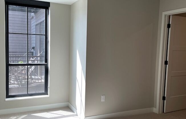 1 bed, 1 bath, 956 sqft, $2,845, Unit 404