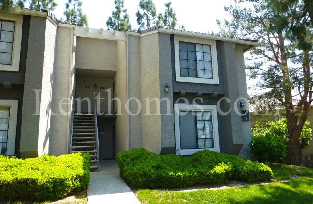 Rancho Bernardo, 14936 Avenida Venusto #15- Gorgeous unit, Must See!