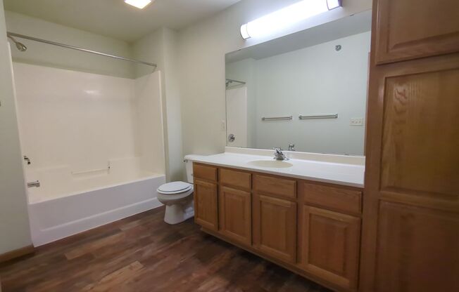 1 bed, 1 bath, 756 sqft, $1,605, Unit 290-210