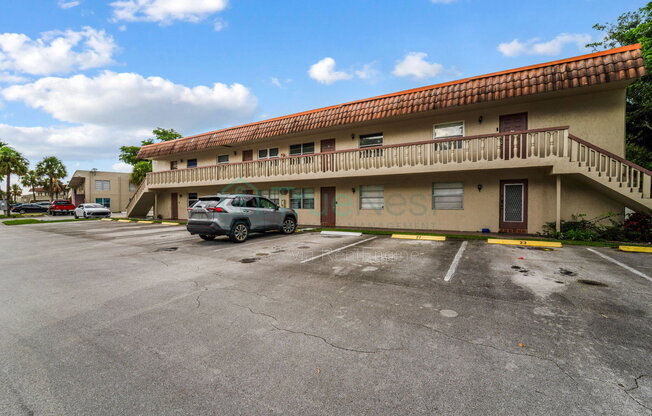 2 beds, 1.5 baths, $2,100, Unit 3f