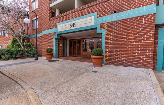 Update Old Town Condo Next to Metro