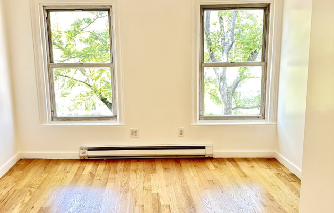 229 KENT AVE