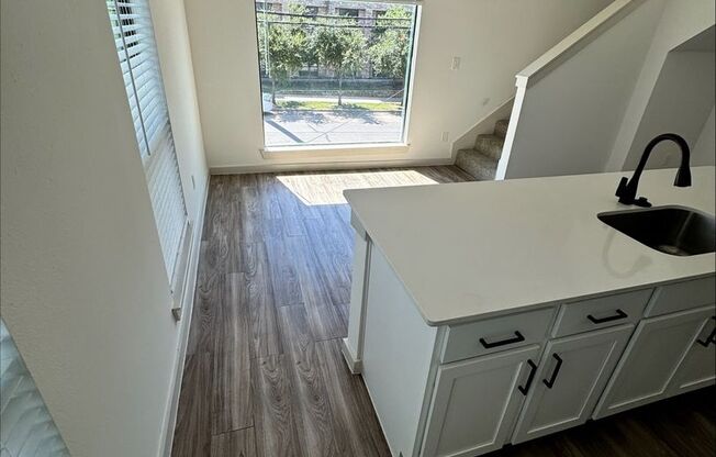 1 bed, 1 bath, $1,395, Unit 211