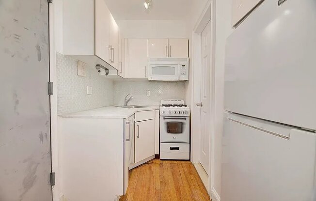 1 bed, 1 bath, $2,995, Unit 3