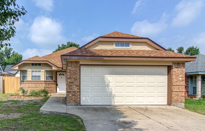 1604 SOUTHWESTERN TRL