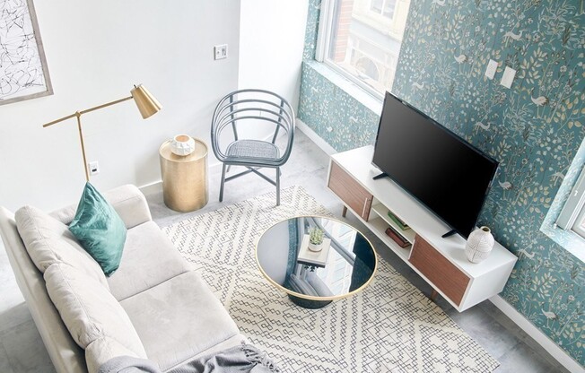 2 beds, 2 baths, $5,300, Unit 406