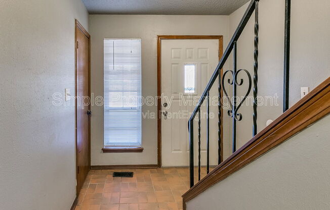 1902 N MOULTON CT