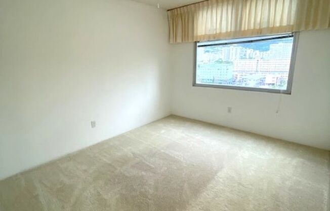 1 Bedroom/ 1 Bath/1 Pkg at 1448 Young St