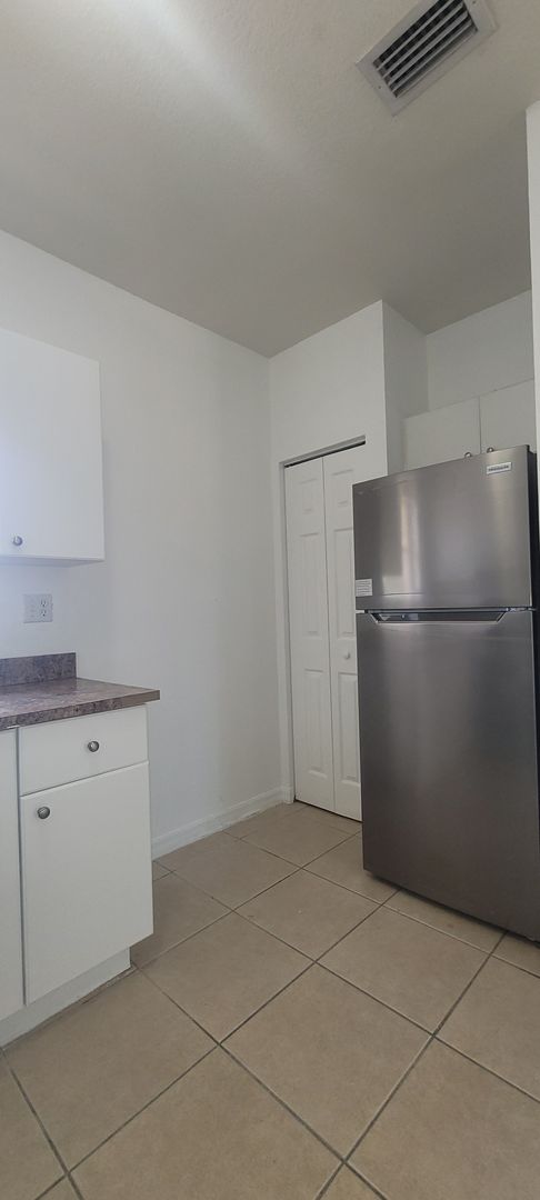 33 East 20th Street Apartments