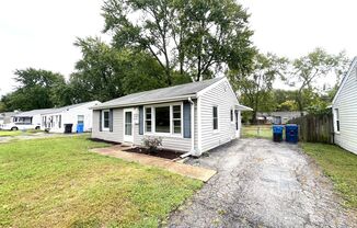 Adorable 2 Bedroom 1 Bath Home With A Fenced Yard - Presented by Tiffany Gerling's Team with The Hermann London Group