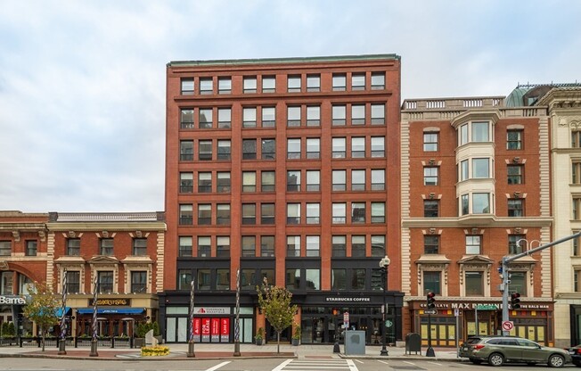 2 beds, 2 baths, 1,350 sqft, $7,000, Unit 701