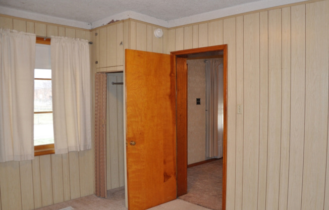 2 beds, 1 bath, $1,195